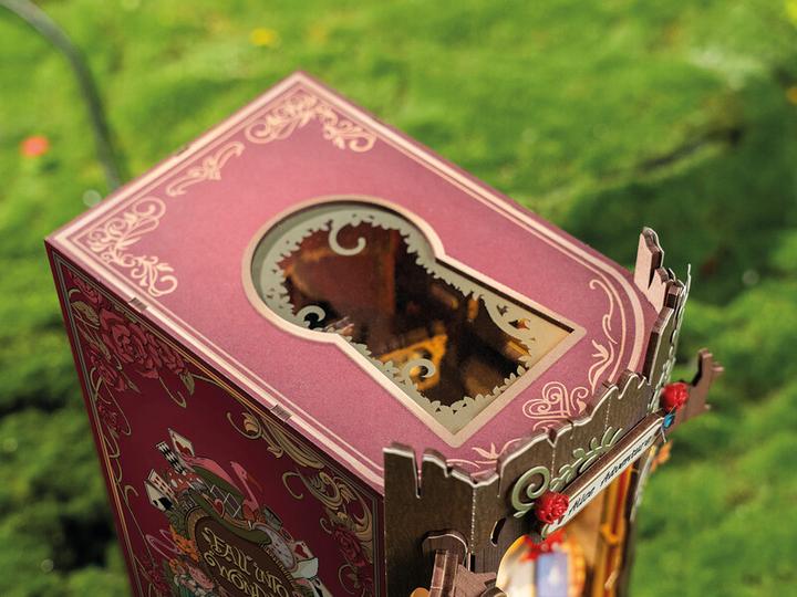 Actual product image Rolife Alice Adventure - Book Nook