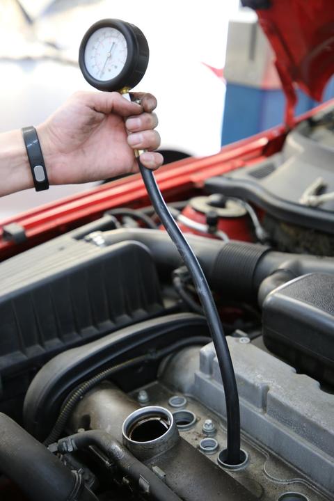 Produktbild Brilliant Tools Kompressionstester-Satz für Benzin Motoren | 2-tlg.