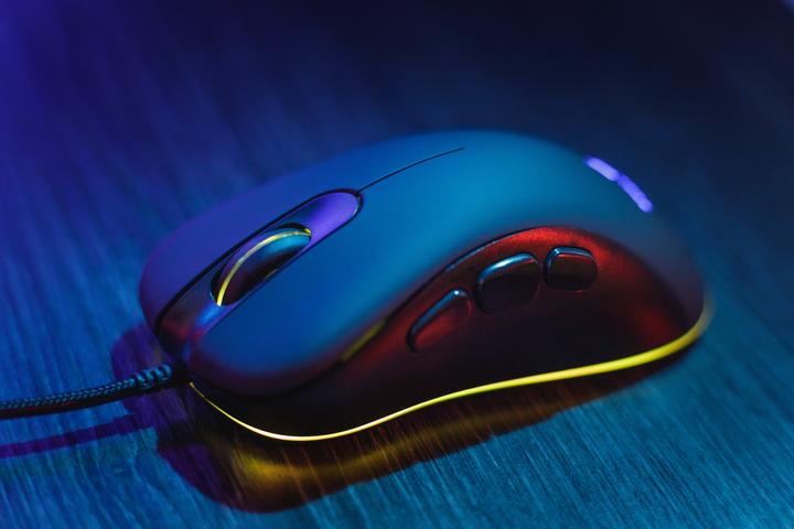 Actual product image SureFire Condor Claw Gaming 8-Button Mouse with RGB (Cable)