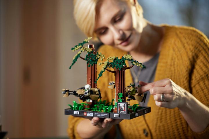 Image du produit LEGO Poursuite sur Endor - Diorama (75353, LEGO Star Wars)