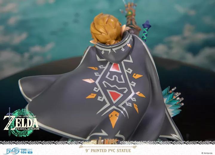 Actual product image First 4 Figures The Legend of Zelda: Tears of the Kingdom PVC Statue Link 18 cm