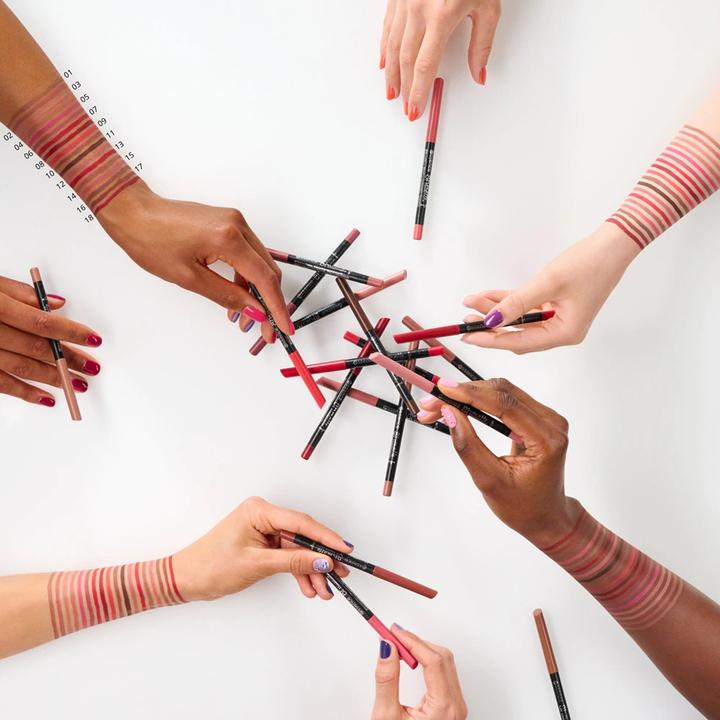 Productafbeelding essence 8h mat comfort matita labbra (16, Loop, Niet lopen)