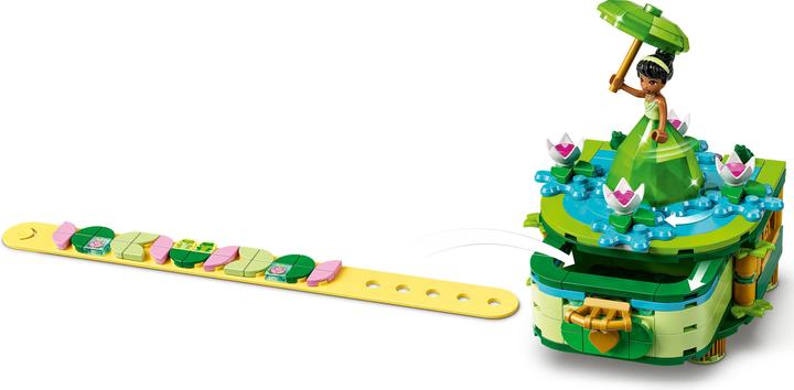 Actual product image LEGO Aurora's, Merida's and Tiana's magic works (43203, LEGO Disney)