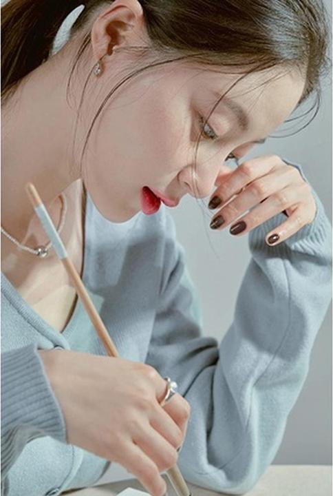 Immagine prodotto Rom&Nd Dewyful Water Tint Lip Gloss 0,18 fl oz - 07 Cherry Way (07 Cherry Way)