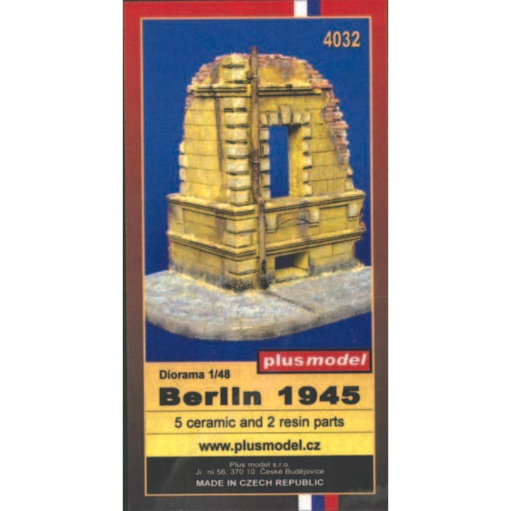 Thumbnail - Plus Model Berlln 1945