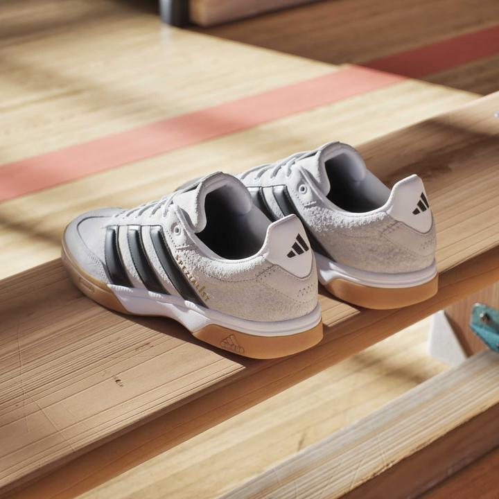 Actual product image adidas Spezialist (42 2/3)