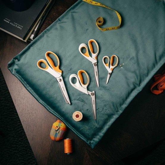 Produktbild Fiskars Schere Softgrip 24 cm, rostfreier Stahl, Rechtshänder (24.20 cm)