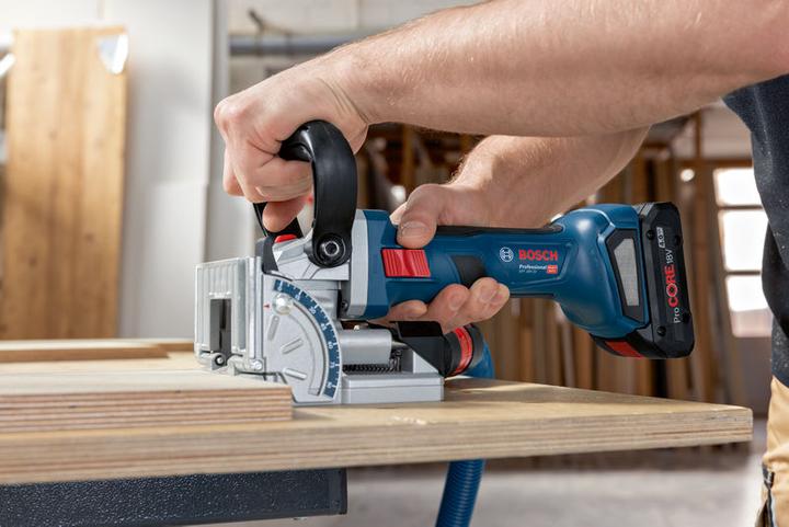 Productafbeelding Bosch Professional Accu platte deuvelfrees GFF 18V-22
