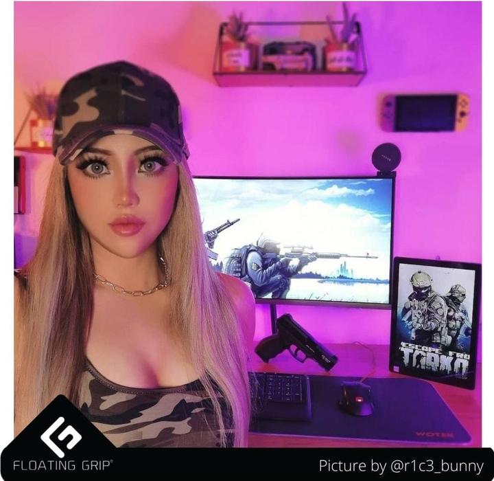 Produktbild Floating Grip Nintendo Switch Console wall mount by, Black (Switch)