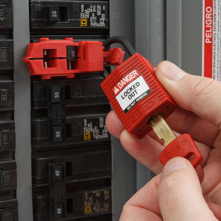 Productafbeelding Brady Safekey compact nylon veiligheidsslot met nylon beugel, rood, 25 mm beugelhoogte, 4,3 mm beugel