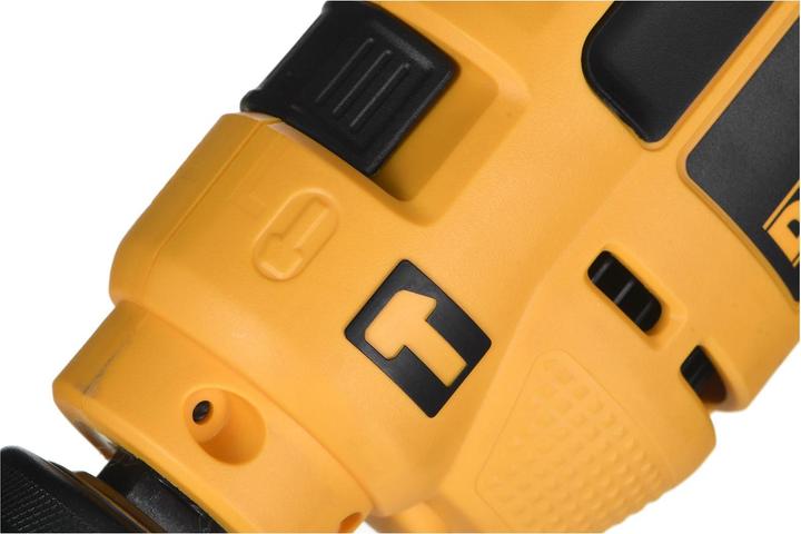 Produktbild DeWalt DWD 024 (Schlagbohrmaschine)