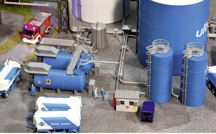 Actual product image Faller 130486 H0 Fuel tank ARAL