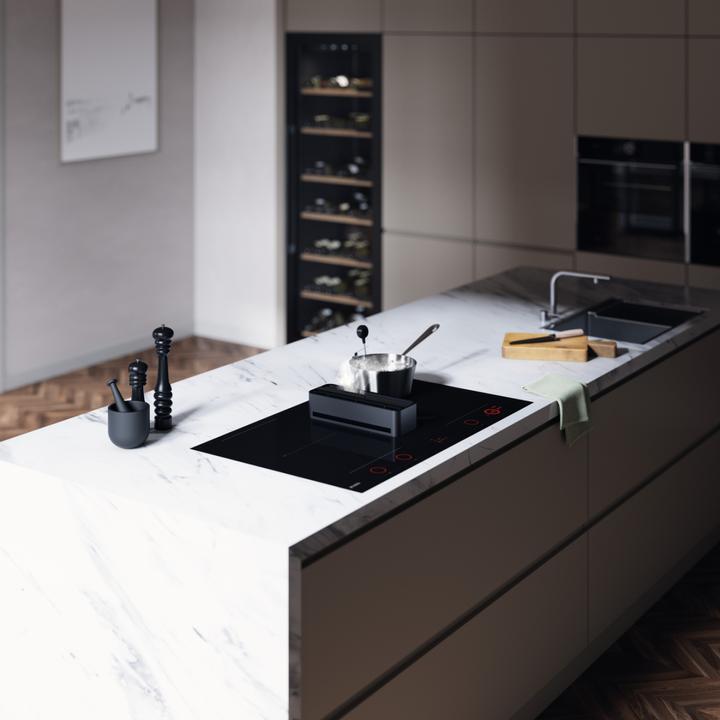 Produktbild Asko Induktionskochfeld 80 mit Dunstabzug, Celsius°Cooking HIHD 854GF Schwarz glänzend (83 cm, Elektrokochfeld)