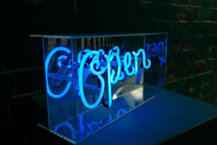 Actual product image Locomocean Acrylic Box Neon - OPEN