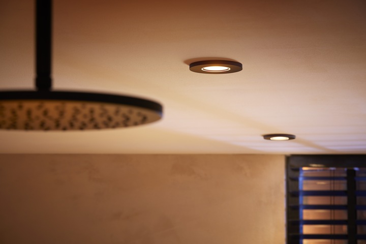 Actual product image Philips Hue White & Color Amb. Xamento (1050 lm, GU10)
