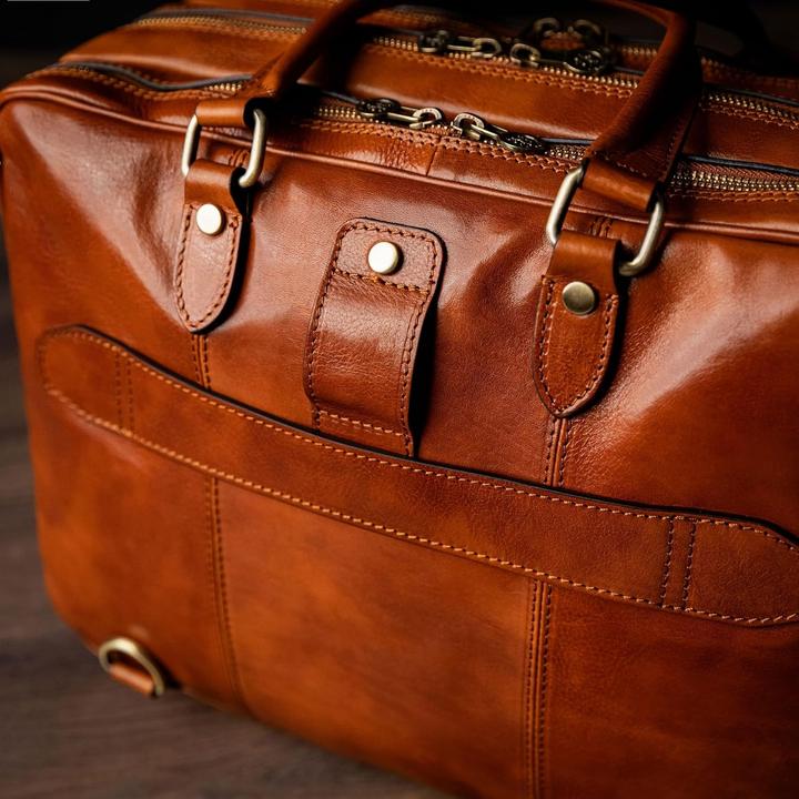 Actual product image Time Resistance Large Leather Laptop Bag (15", Universal)