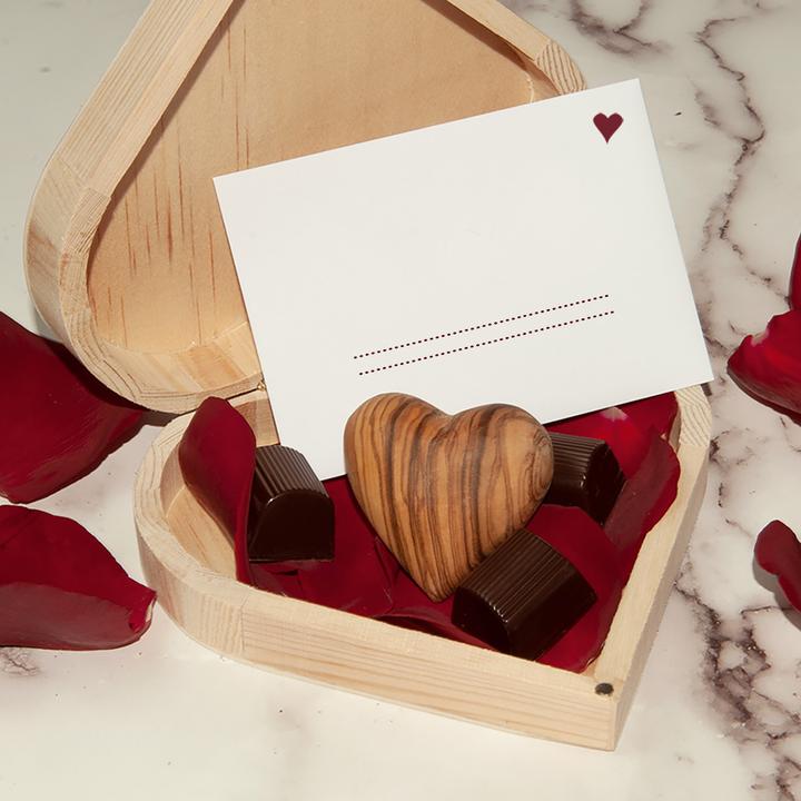 Actual product image Natura Punto Hand charm in the shape of a heart made of olive wood, 5 x 5 cm, handmade (5 x 5 cm)