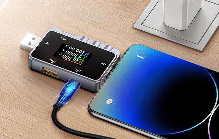 Actual product image Fnirsi USB-Tester