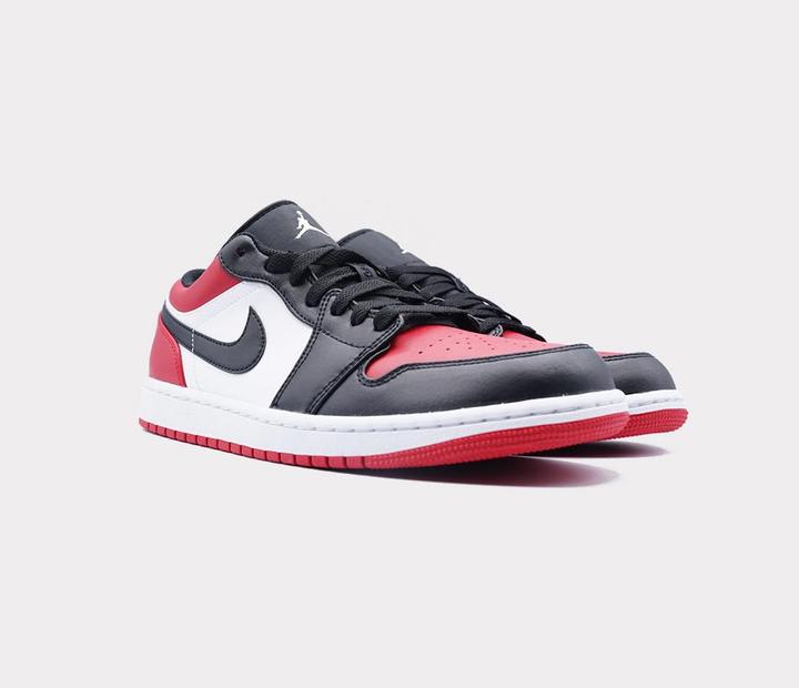 Produktbild Nike Air Jordan 1 (42)