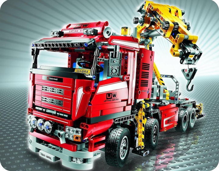 Actual product image LEGO Crane Truck (8258, LEGO Technic)