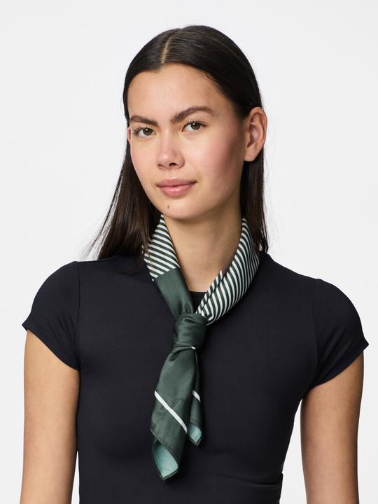 Actual product image Pieces PCMOLLY Schal