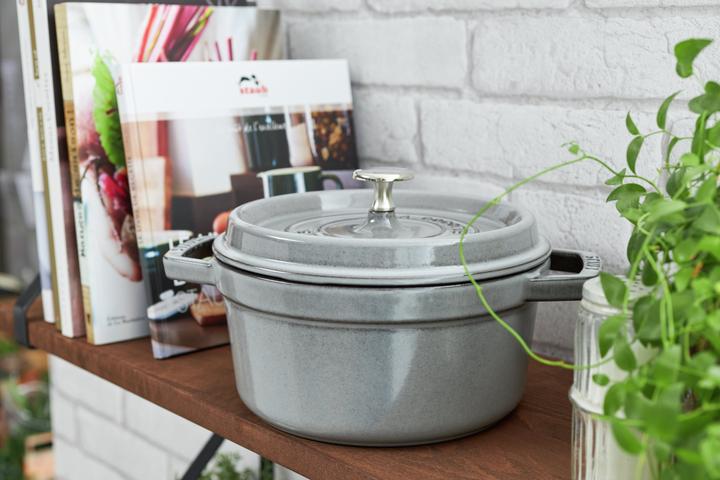 Actual product image Staub Cocotte (Casserole + stew pot, Cast iron, 24 x 10.50 cm)