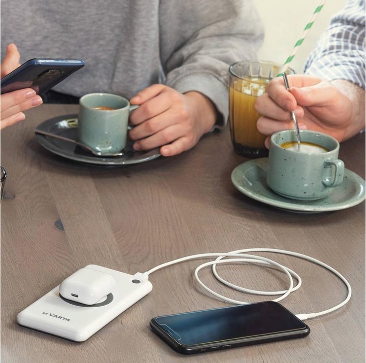Productafbeelding Varta Draadloze Power Bank + Oplaadkabel (15000 mAh, 20 W, 55.50 Wh)