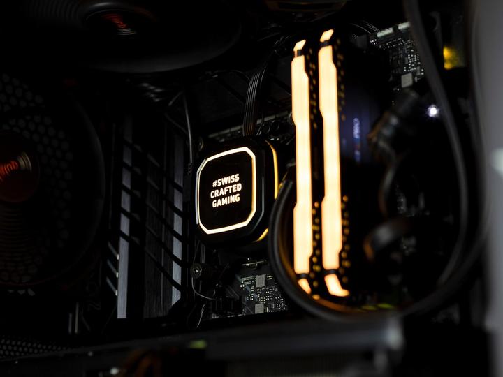 Image du produit Joule Performance eSports RTX4080 I9 (2000 Go, 32 Go, Intel Core i9-13900K, GeForce RTX 4080)