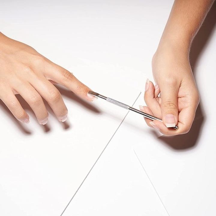 Produktbild Tweezerman Studio Collection Glass Manicure Set 4-Piece Nail Care Set Silver White 4207-R