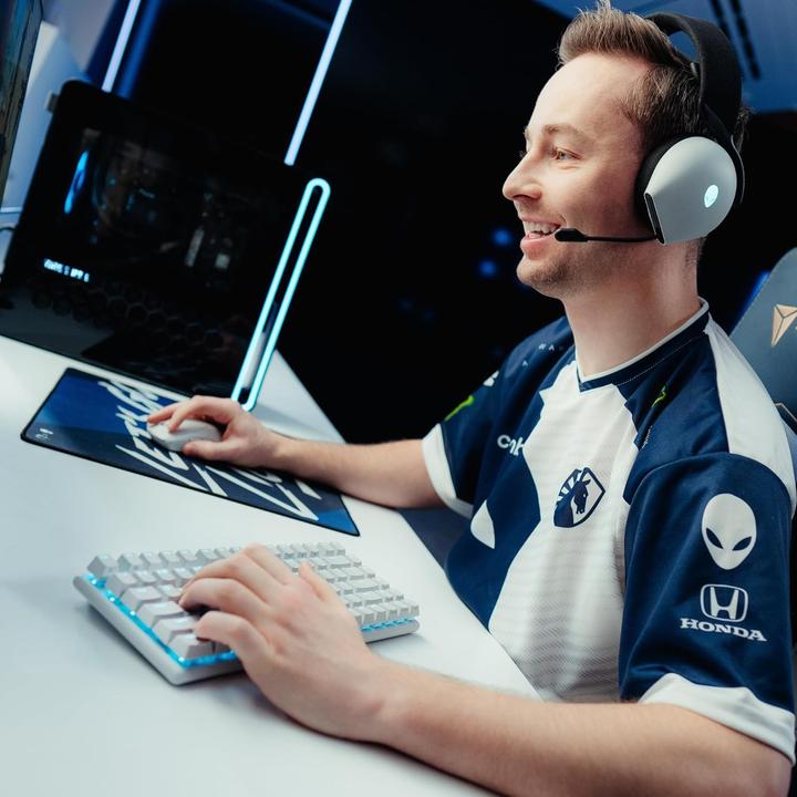 Actual product image Dell Alienware Pro Wireless Gaming Keyboard (USA, Cable, Wireless)