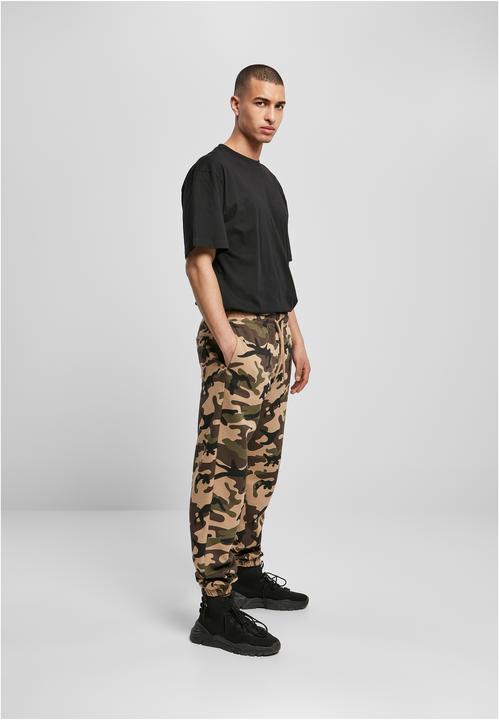 Actual product image Urban Classics Basic Camo Sweatpants 2.0 - 15327 (XXS)