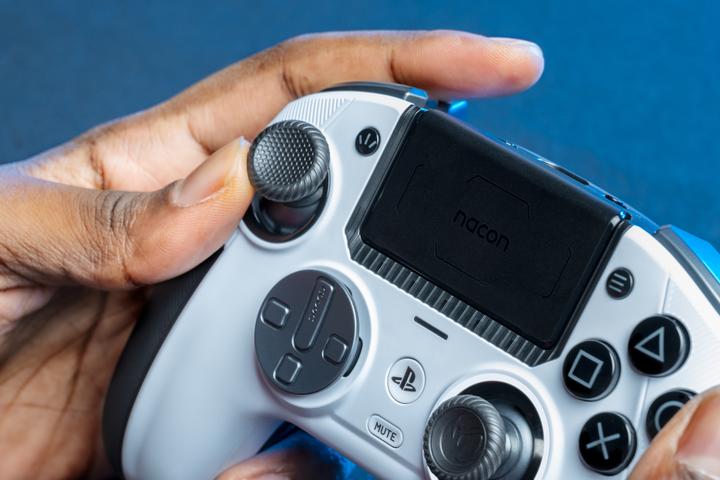 Immagine prodotto Nacon Gaming Revolution 5 Pro (PC, PS4, PS5)