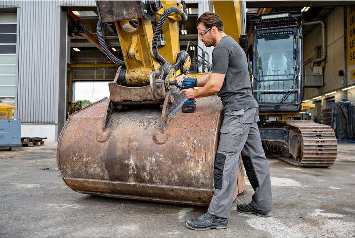 Actual product image Bosch Professional Cordless impact wrench GDS 18V-1600 HC