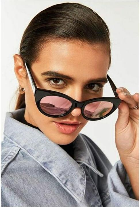 Actual product image Hawkers Divine