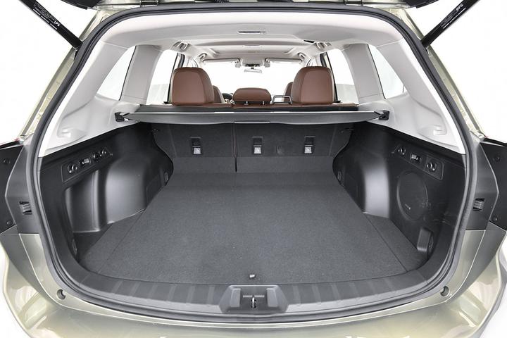 Actual product image ProPlus Boot tub for Subaru Forester / e-Boxer Facelift from 2020 onwards
