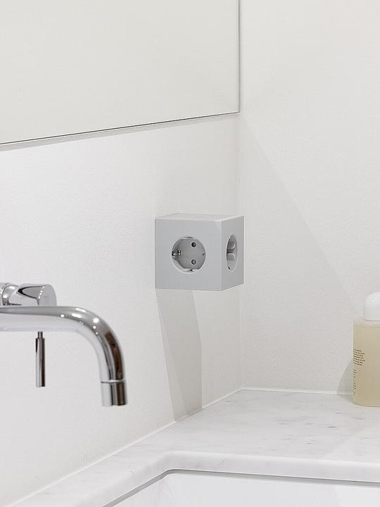 Actual product image Avolt Square 2 USBc 30W - Gotland Gray (CEE 7/3, 3 x)