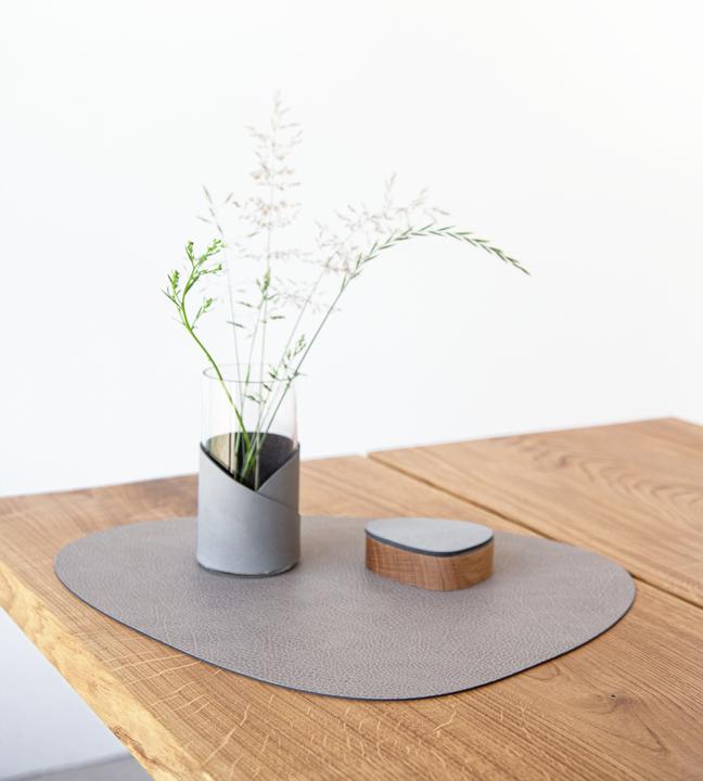 Image du produit Lind DNA Set de table Curve L, Bull Grey chaud, 37x44cm (1 pcs, 37 x 44 cm)