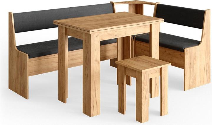 Vicco Roman mit Tisch