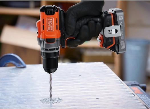 Produktbild Black & Decker Black&Decker Akku-Bohrschrauber 18V 2Ah, 2G, Kof BCD382D1XK (Bohrschrauber)