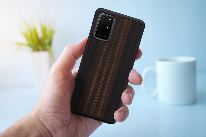 Actual product image Man&Wood case for Galaxy S20+ ebony black (Samsung Galaxy S20+)