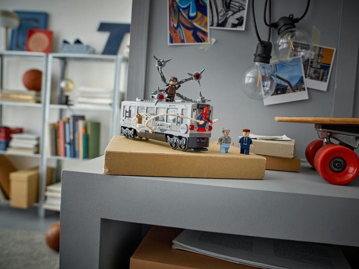 Produktbild LEGO Spider-Man vs. Doc Ock: Showdown in der U-Bahn (76321, LEGO Marvel)