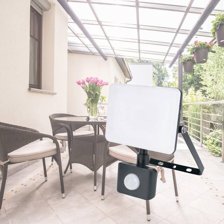 Actual product image Müller Licht Müller-Licht Orlando 21600074 LED-Aussenstrahler mit Bewegungsmelder 30 W Neutra (3300 lm, IP44)