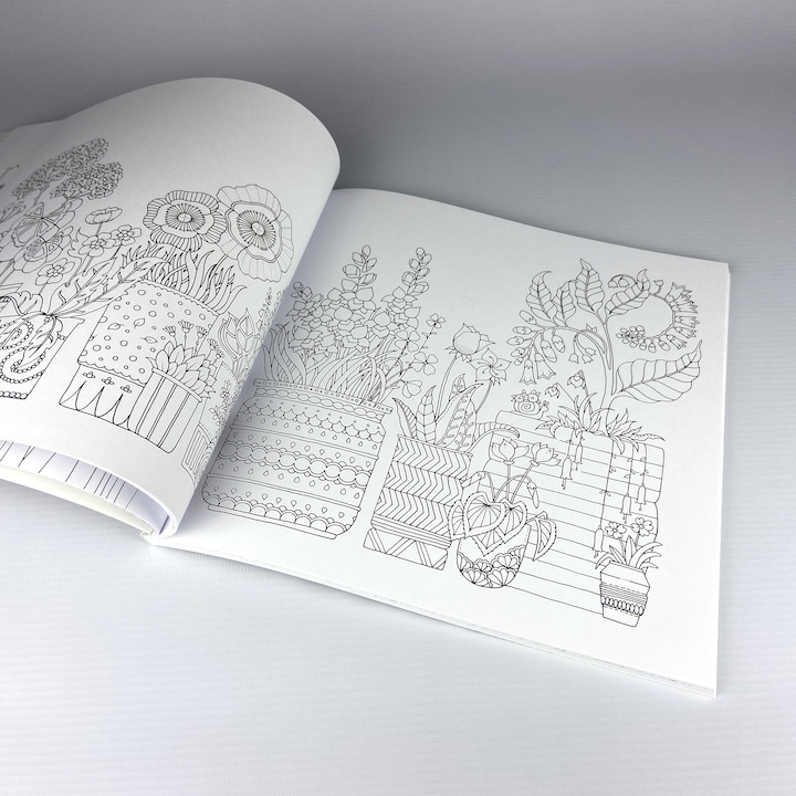 Actual product image A paradise full of flowers: colouring book for adults