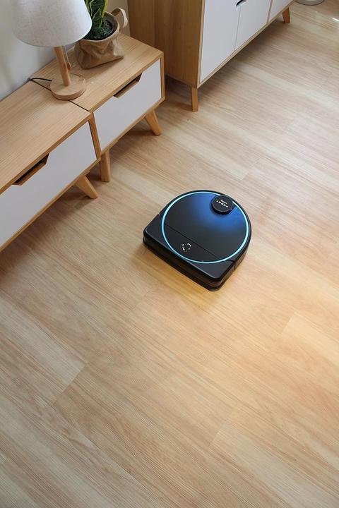 Actual product image Hobot Smartbot Wet Dry Mopping Robot with 900 Scrubs per Minute, App and Voice Control (Wiping pads (rotating))