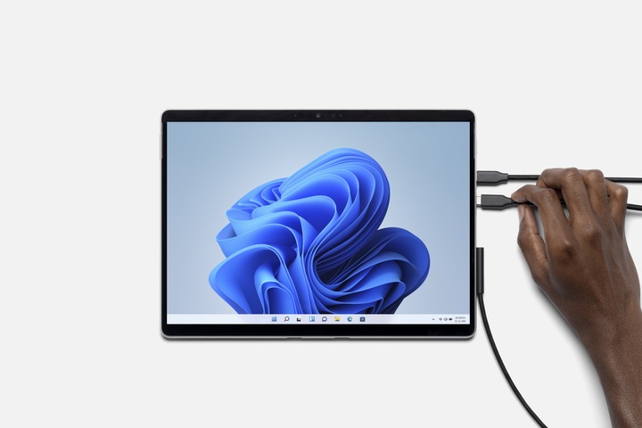 Produktbild Microsoft Surface Pro 8 LTE for business (13", Intel Core i5-1145G7, 8 GB, 128 GB, Ohne Tastaturlayout)