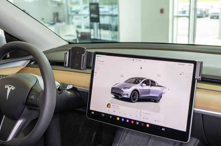 Immagine prodotto Brodit ProClip Tesla Model Y 20-25