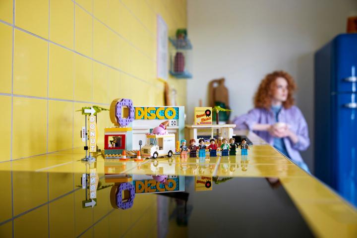 Image du produit LEGO Ideas BTS Dynamite (21339, LEGO Ideas, LEGO difficiles à trouver)