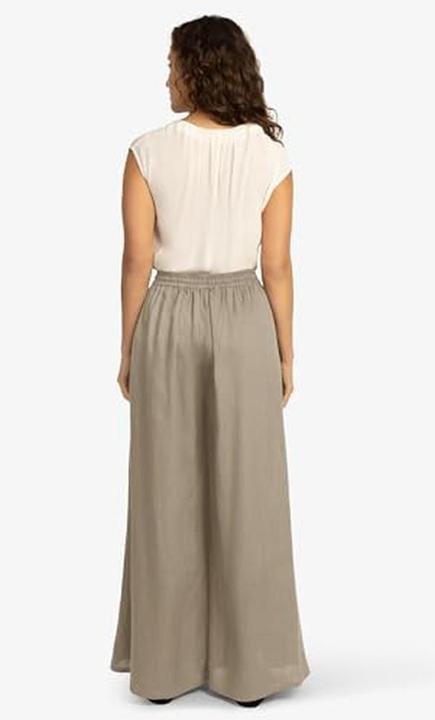 Actual product image Kraimod Cocktail Dress with V-Neck, Mesh, and Lace (38)