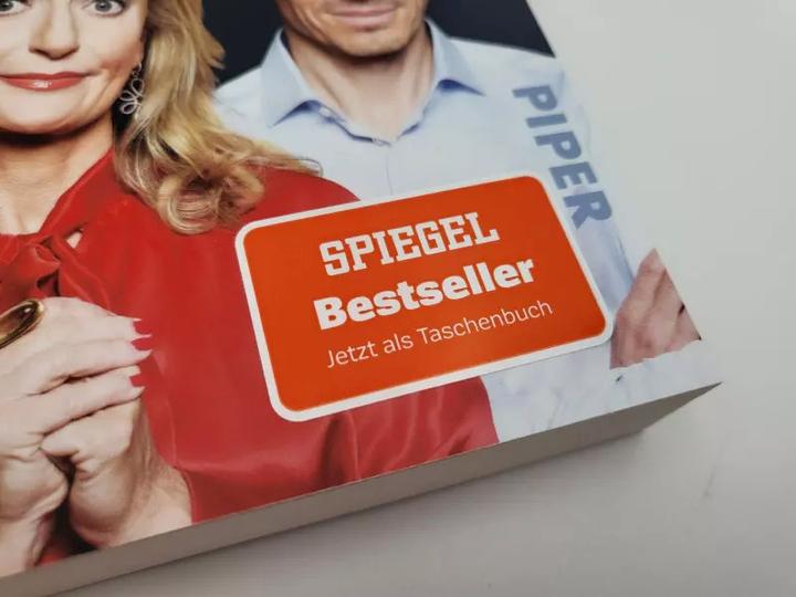 Immagine prodotto Und erlöse uns von den Blöden (Tedesco, Andreas Hock, Monika Gruber, 2022)