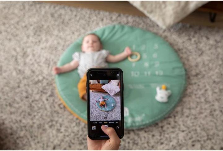 Actual product image aden + anais Sophie la girafe crawling blanket + play arch